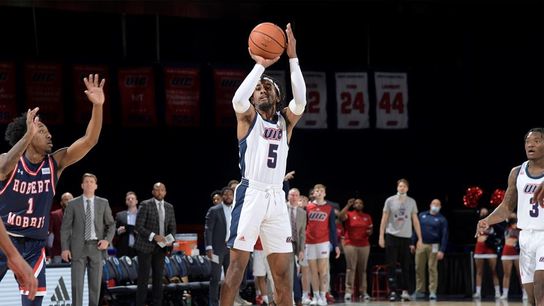 Spear double-double not enough as Robert Morris falls to UIC taken in Altoona, Pa.  (Robert Morris)